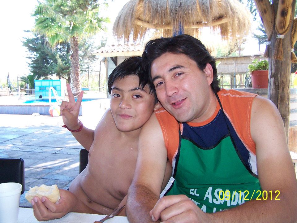 Pedro con su papá, Miguel Bizama